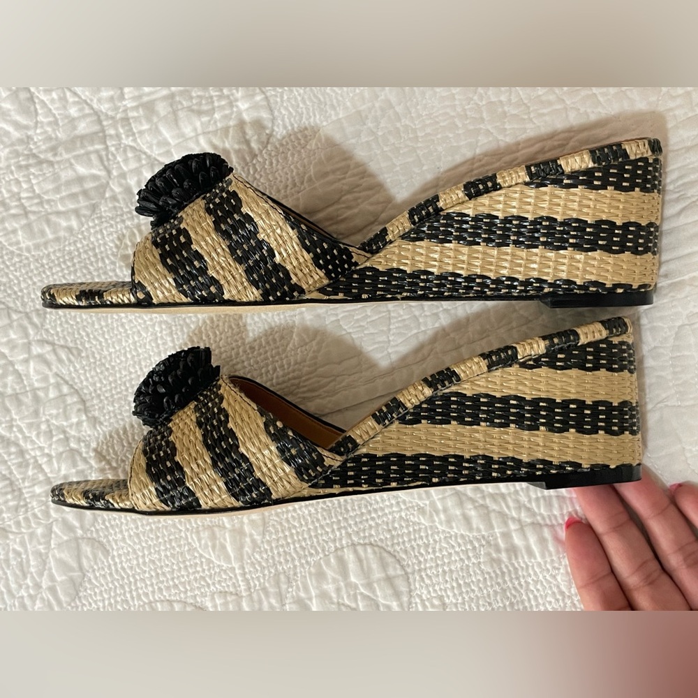 Kate Spade| Women’s black and tan woven wedge sandals with floret | Size 10 - Picture 6 of 9